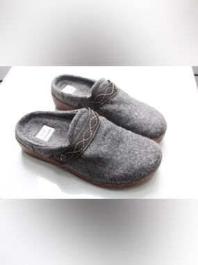Earth Origins Aurora Janet clogs